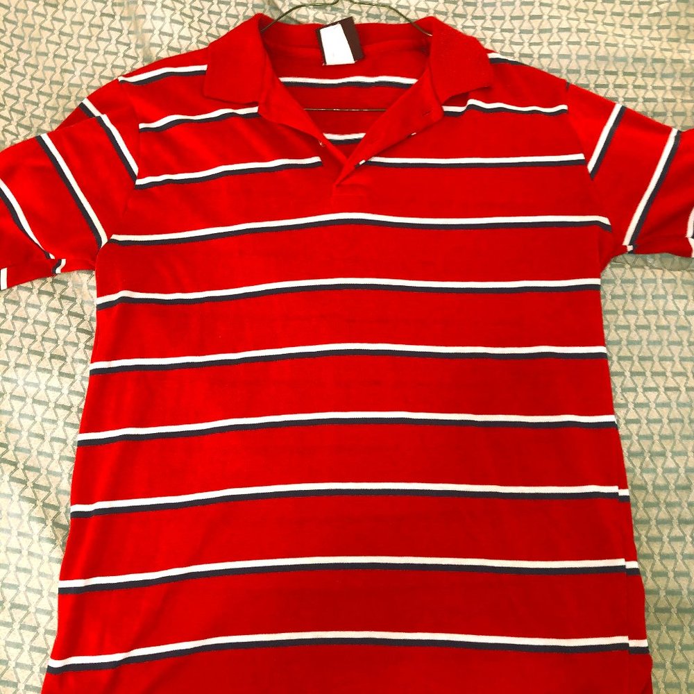 Casual men's red t-shirt